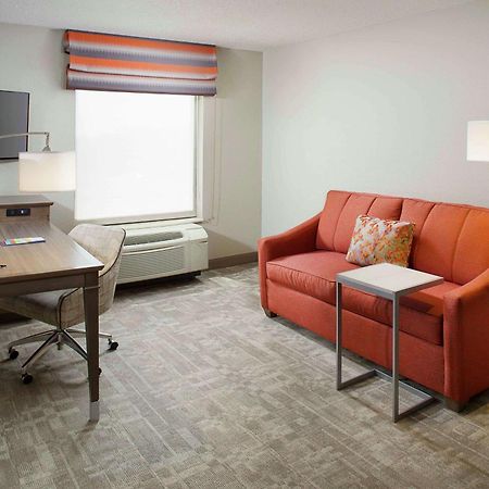 Hampton Inn By Hilton Garden City Long Island Dış mekan fotoğraf