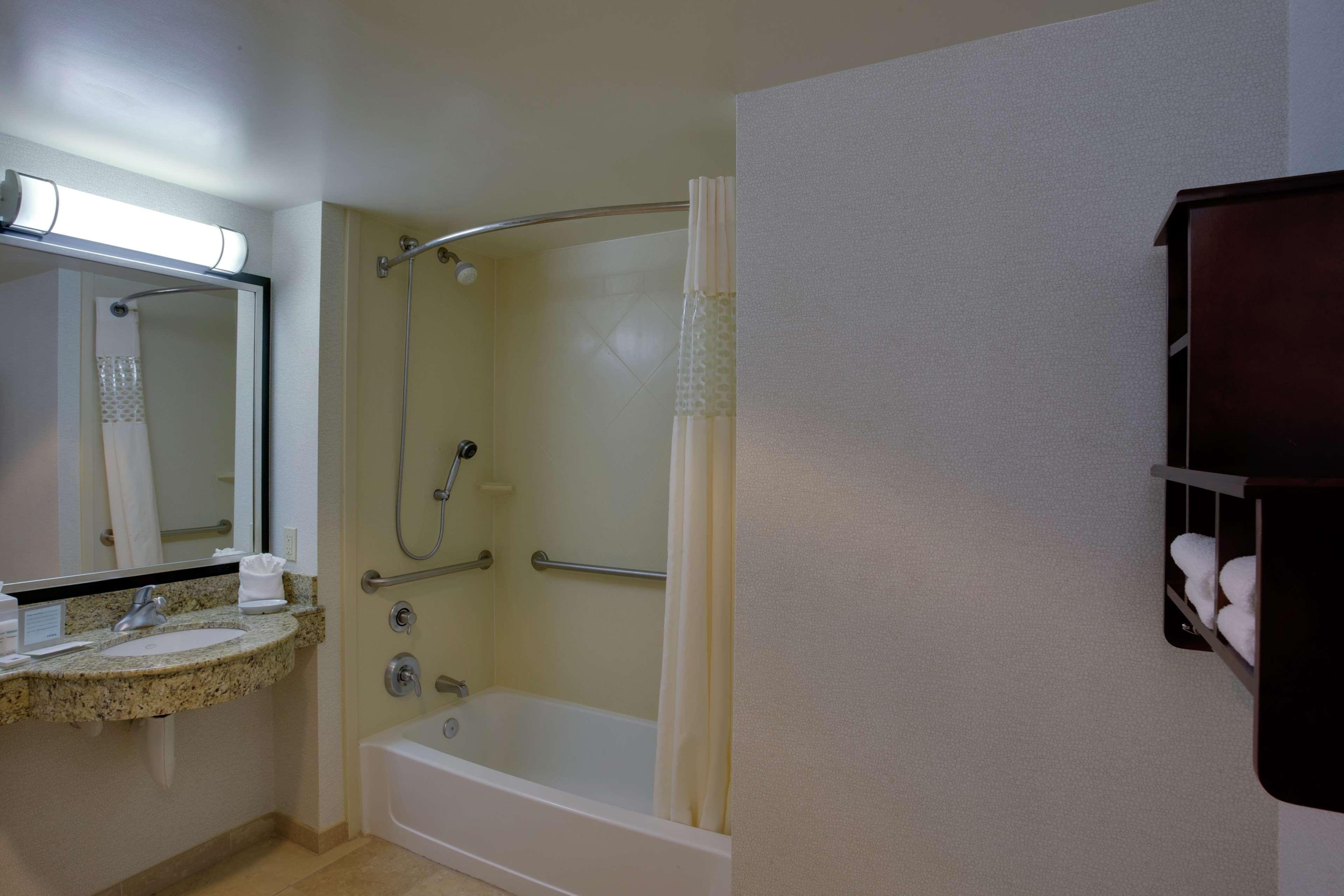 Hampton Inn By Hilton Garden City Long Island Dış mekan fotoğraf
