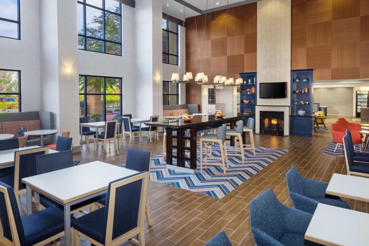 Hampton Inn By Hilton Garden City Long Island Dış mekan fotoğraf