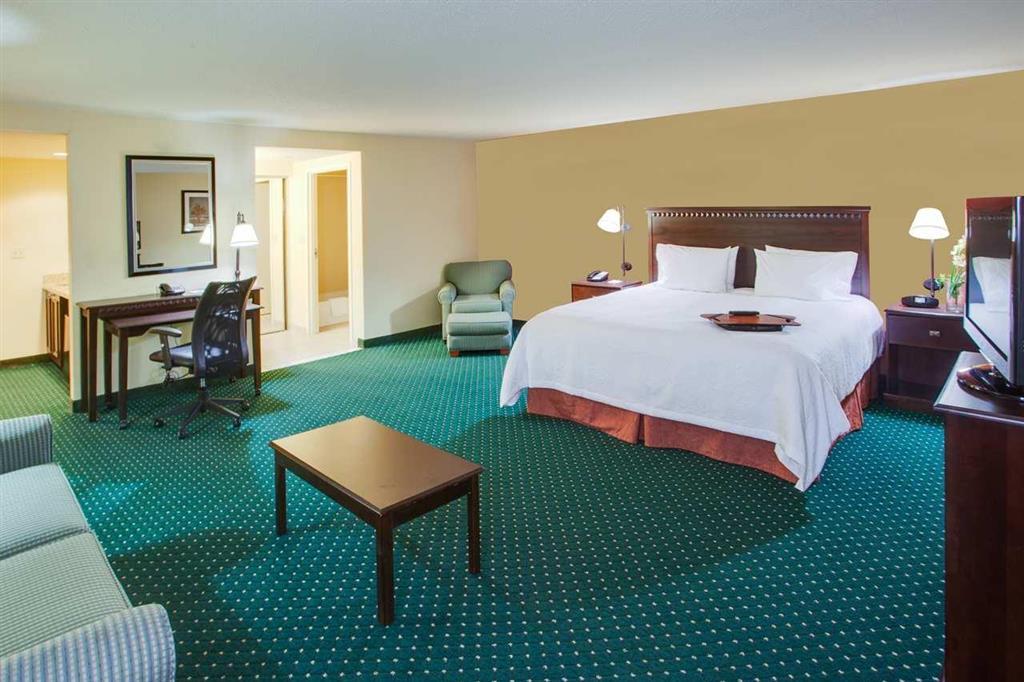 Hampton Inn By Hilton Garden City Long Island Oda fotoğraf